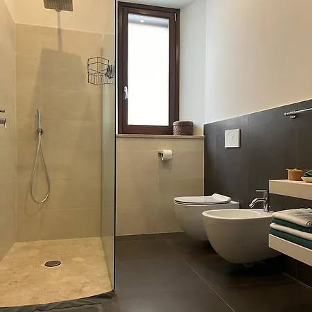 In - Corso Cavour 138 *
